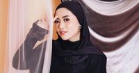 5 Potret Menawan Rachel Ven Mengenakan Hijab, Stylish Banget