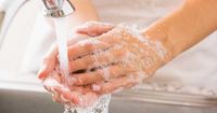6. Cuci tangan, baik sebelum sesudah melakukan aktivitas toilet umum