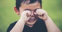 3. Anak aktif tidak mudah menangis