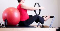 1. Pilates bisa redakan nyeri punggung saat hamil