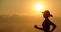 5 Manfaat Lari Sore Kesehatan Kamu