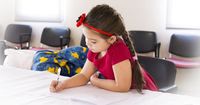 5 Cara Tepat Orangtua Dampingi Anak Saat Ujian Sekolah