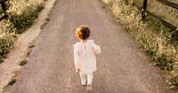5. Pertama kali si Kecil berjalan