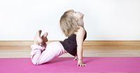 5 Alasan Latihan Yoga Bermanfaat Bagi Perkembangan Balita