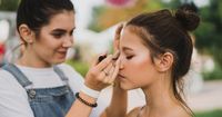 4. Batasi penggunaan make up mata saat awal menggunakan eyelash extension