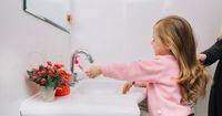 2. Cuci tangan mulai dibiasakan setiap kali ada kontak kuman