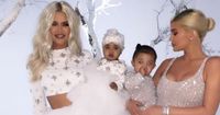 Rayakan Natal, Khloé Kardashian Gunakan Pakaian dari Desainer Lokal