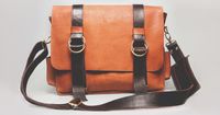 3. Messenger/sling bag (tas selempang)