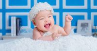 Perkembangan Bayi 6 Bulan Si Doyan Ngobrol