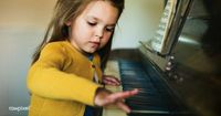 Cara Menstimulasi Anak Cerdas Musikal