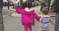 7 Aturan Penting Demi Menjaga Keselamatan Anak Mama Jalan Raya