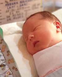 6. Madgdalena melahirkan bayi laki-laki - 25 Januari