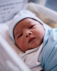 2. Revalina S. Temat melahirkan bayi laki-laki - 11 Januari 