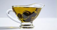 4. Oleskan minyak zaitun