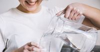 11 Manfaat Minum Air Hangat Kesehatan Tubuh