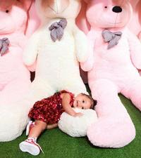5. Stormi boneka besarnya