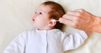 Cara Membersihkan Telinga Bayi Benar Aman