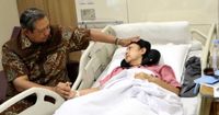 Keluarga Dampingi Ani Yudhoyono Saat Sakit, Almira Beri Kartu Ucapan