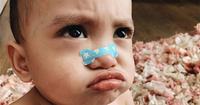 2. Ekspresi gemas saat hidung diberikan nasal strip 