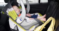 Bayi Tewas Kecelakaan karena Duduk Pangkuan Papa Menyetir