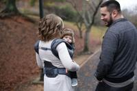 6 Rekomendasi Gendongan Bayi Travelling