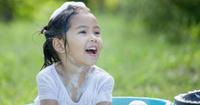3. Memancing bak mandi