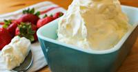 4. Whipped cream bisa jadi mainan sensori seru