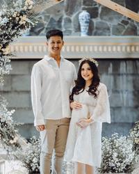 1. Tasya Kamila baru mengetahui jenis kelamin anak laki-laki