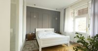 3. Menyederhanakan dekorasi dinding kamar tidur