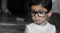 Kenapa Banyak Anak Balita Sudah Pakai Kacamata