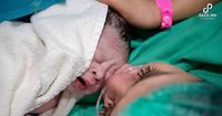 7. Chikita Meidy melahirkan anak laki-laki - 25 Maret 