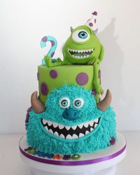 5. Kue ulang tahun berbentuk monster