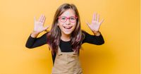 7 Cara Membesarkan Anak Perempuan Percaya Diri