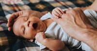 2. Cara mengenali bayi kelelahan