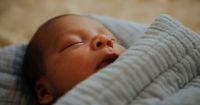 4. Bagaimana pola tidur tepat bayi baru lahir
