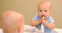 4. Aturan membersihkan gigi gusi bayi