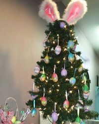 6. Paduan pohon natal cangkang telur Hari Paskah