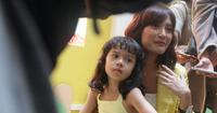 5. Minimal 1 jam sehari bermain bersama anak