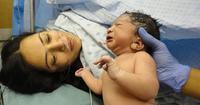 Perkembangan Bayi Usia 1 Minggu: Masalah Kuning dan ASI Pertama