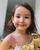 3. Seraphina sudah pasti jago berekspresi berpose seperti model profesional
