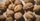 2. Kacang walnut memiliki asam lemak tak jenuh ganda omega 3