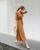 3. Kenakan dress sopan