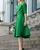 3. Tampil berbeda dress berwaran hijau