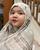 6. Potret manis Freya saat kenakan mukena
