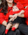 2. Baby Sarah kompak keluarga mengenakan busana serba merah