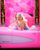 2. Gaya nyentrik Barbie ditampilkan Margot Robbie dalam poster terbarunya