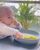 2. Gemas Baby Izz saat makan sendiri tanpa disuapi