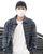 8. Potret fashion Taeil NCT 127 berflanel saat berada bandara