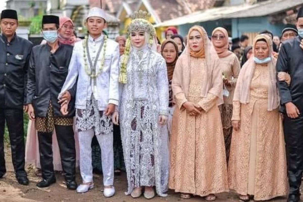 Suami Selingkuh dengan Ibu Mertua, Digrebek saat Seks