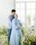 3. Romantis bersama suami nuansa biru